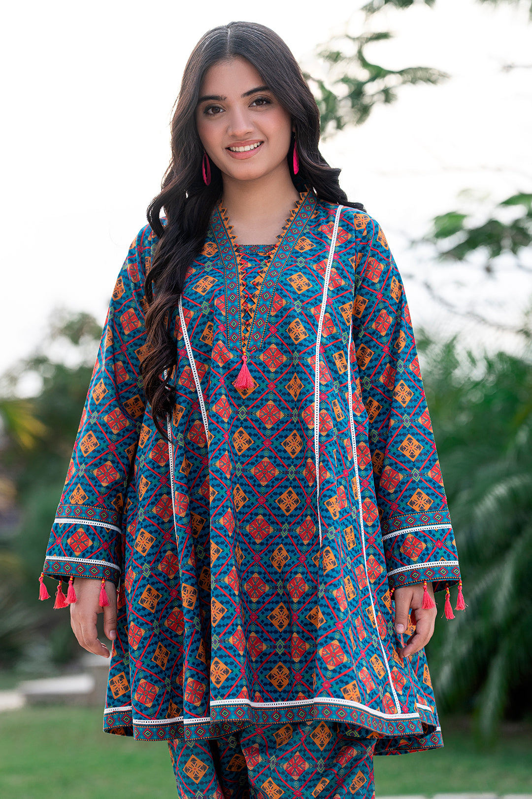 T-ALPARTW-031 Stylish body pannel shirt.Paired with straight shalwer