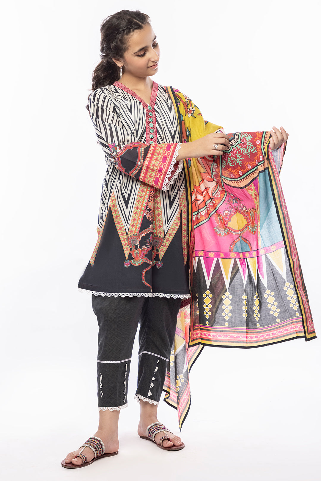 3Pcs Printed Lawn Suit Black SKU : 3PCS-031