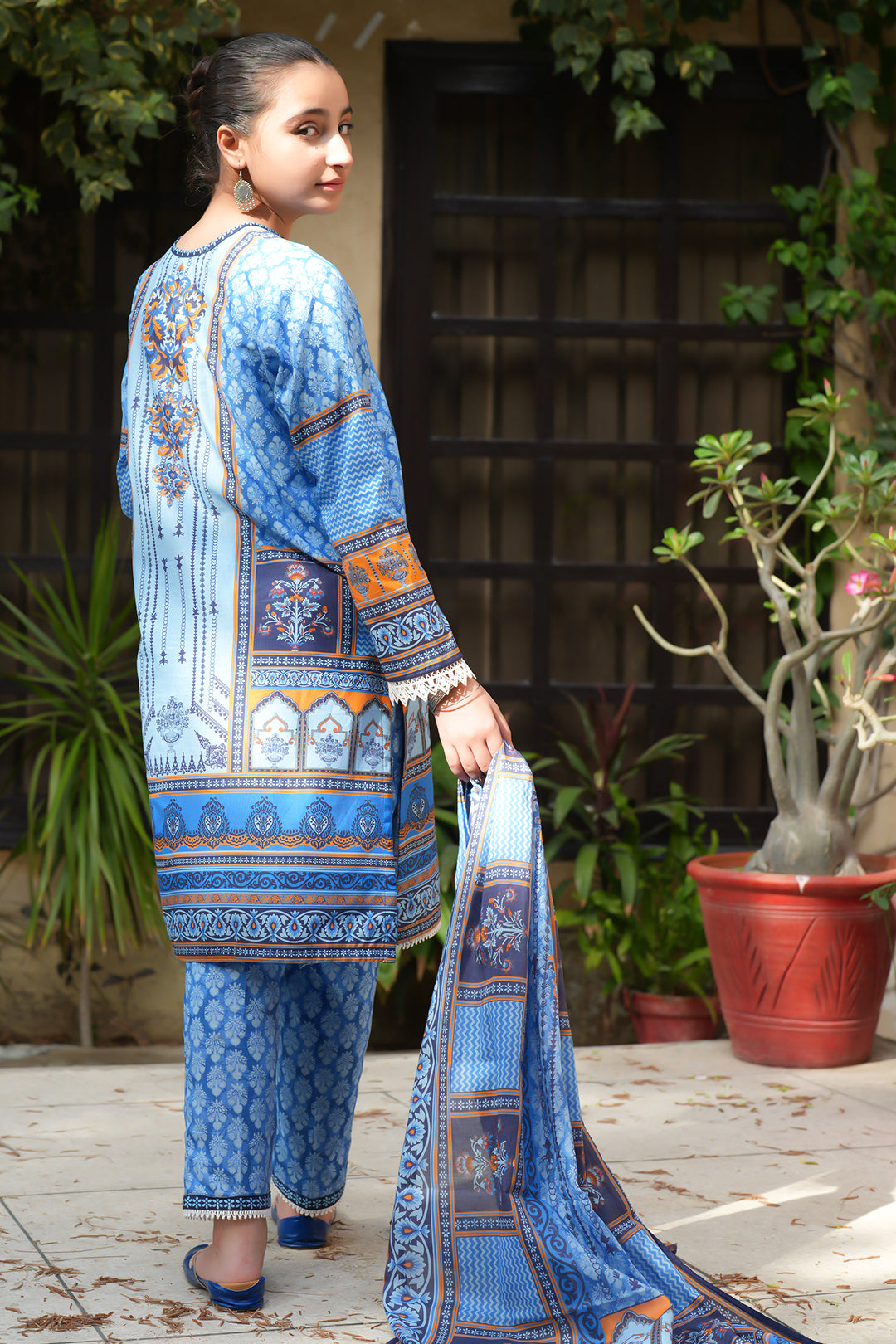 3Pcs Digital Printed Suit in Light Blue SKU: UN-011