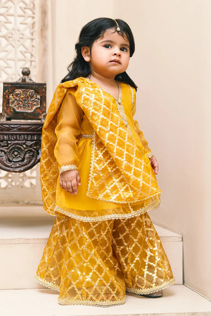 Yellow Laurus and Organza Shirt 3/ peace Formal SKU: MGF-003